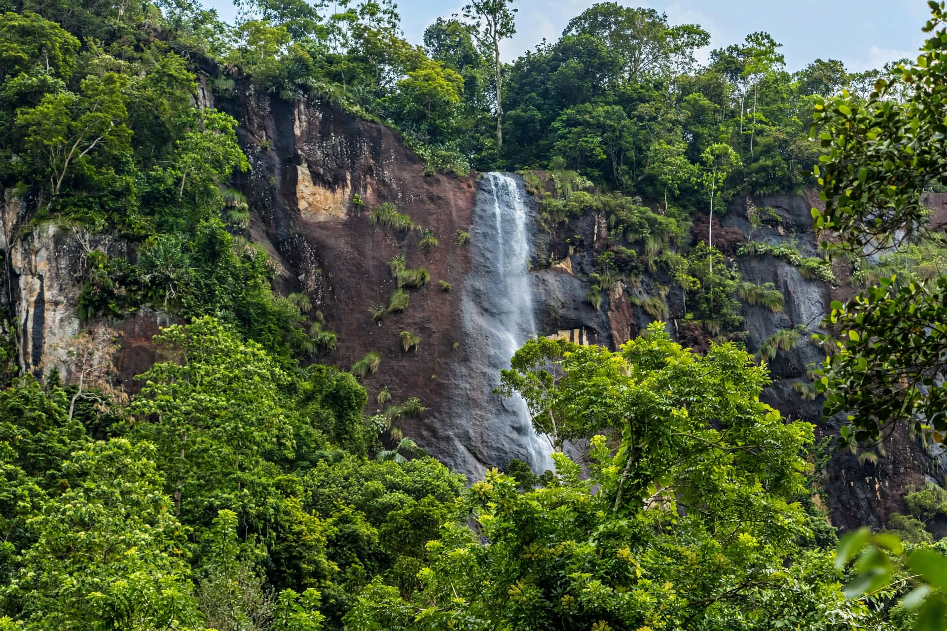 Kingdom Sanctuary Hotel surrounded by Sri Lankan nature